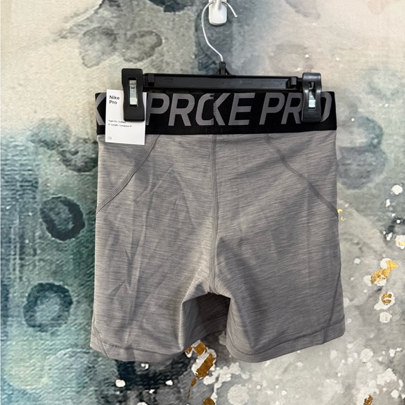 Nike Pro | Tight Fit 5” Biker shorts - Picture 3 of 4